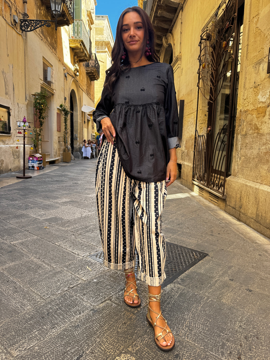 Blusa con ciliegie ricamate Cherry-maglia-Bijondo-Bijondo