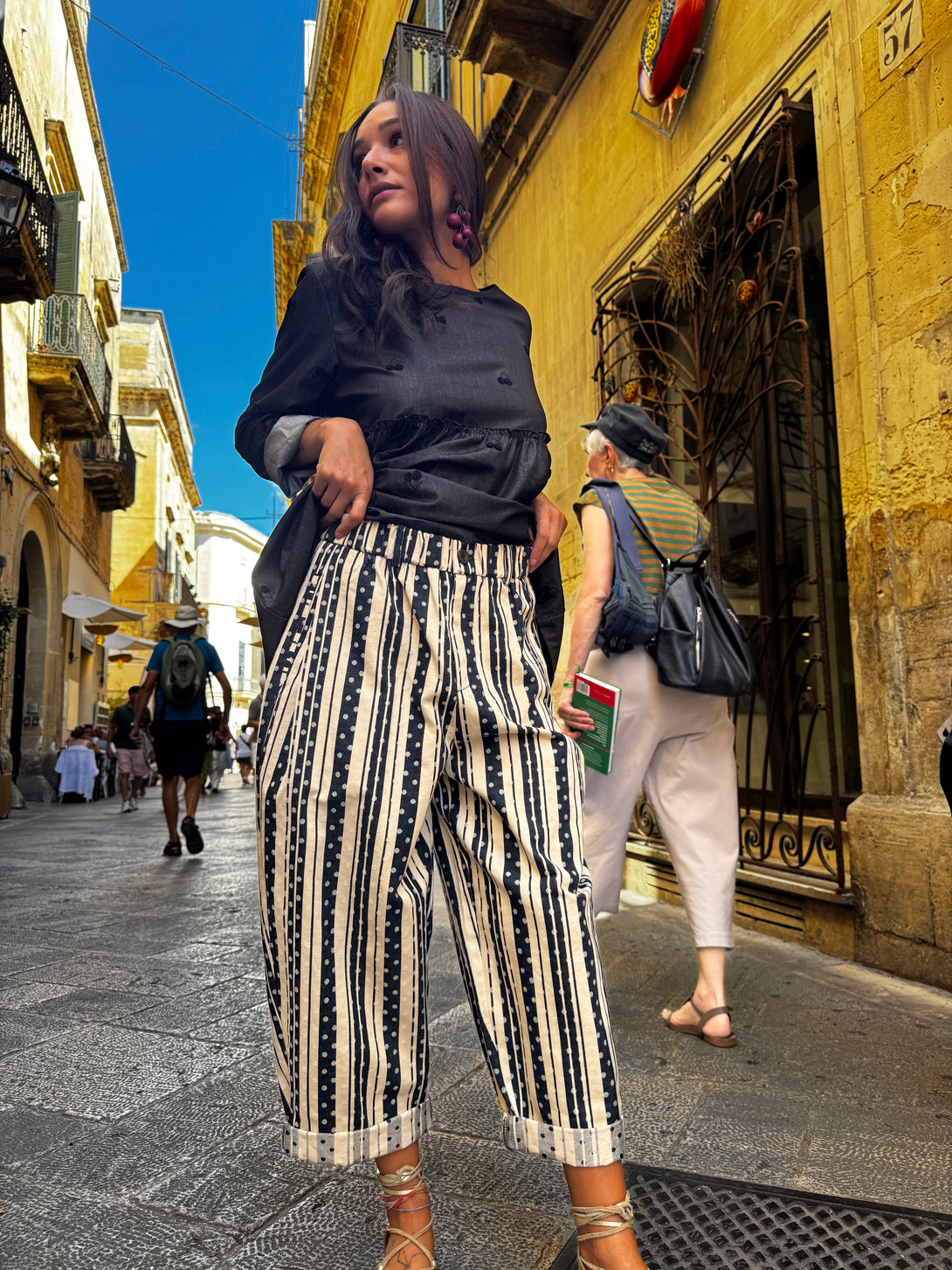 Blusa con ciliegie ricamate Cherry-maglia-Bijondo-Bijondo
