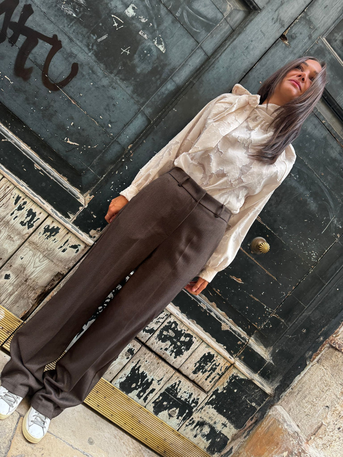 Blusa elegante con fiocco in devorè Anais-camicia-Bijondo-Bijondo