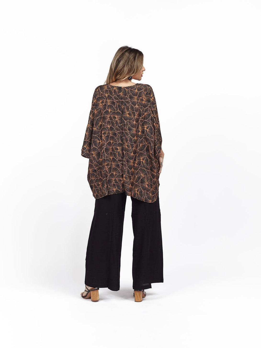 Blusa over seta manica pipistrello Celine - nero - Bijondo