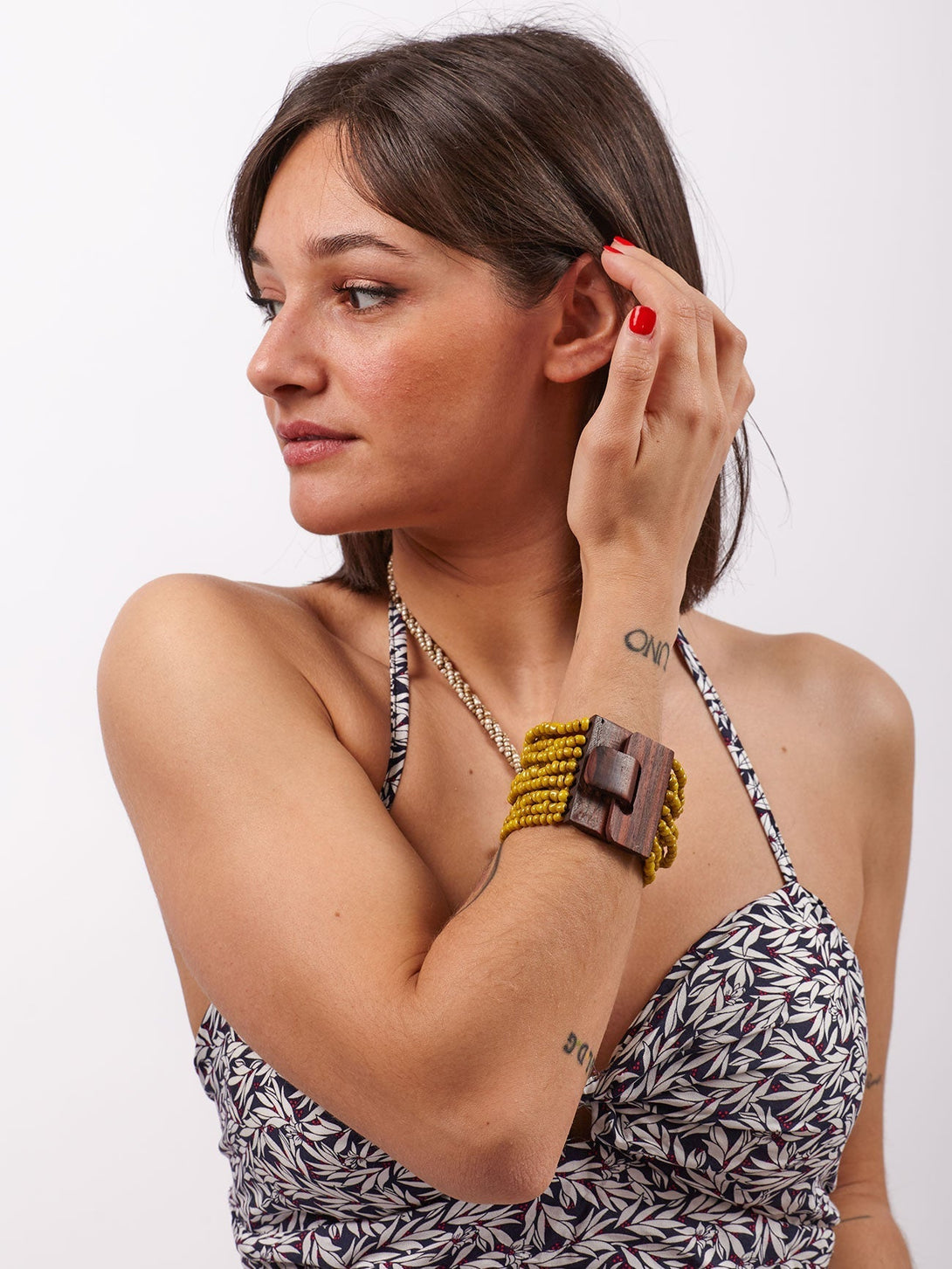 Bracciale Fibbia legno e perline di vetro elasticizzato-rosso-Bijondo