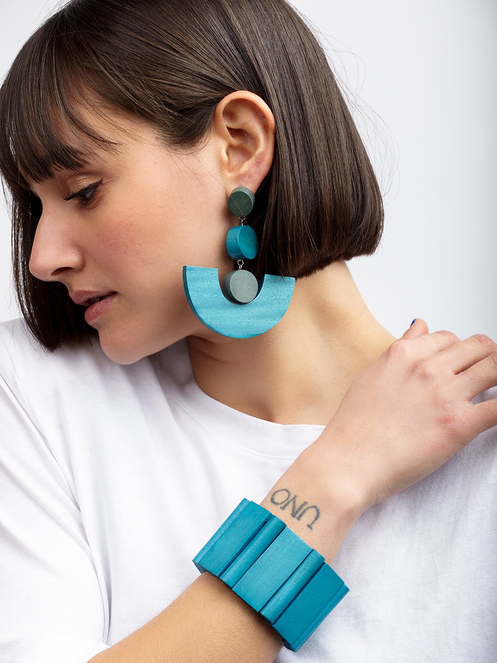 Bracciale Legno grande elasticizzato Naxos - azzurro - Bijondo