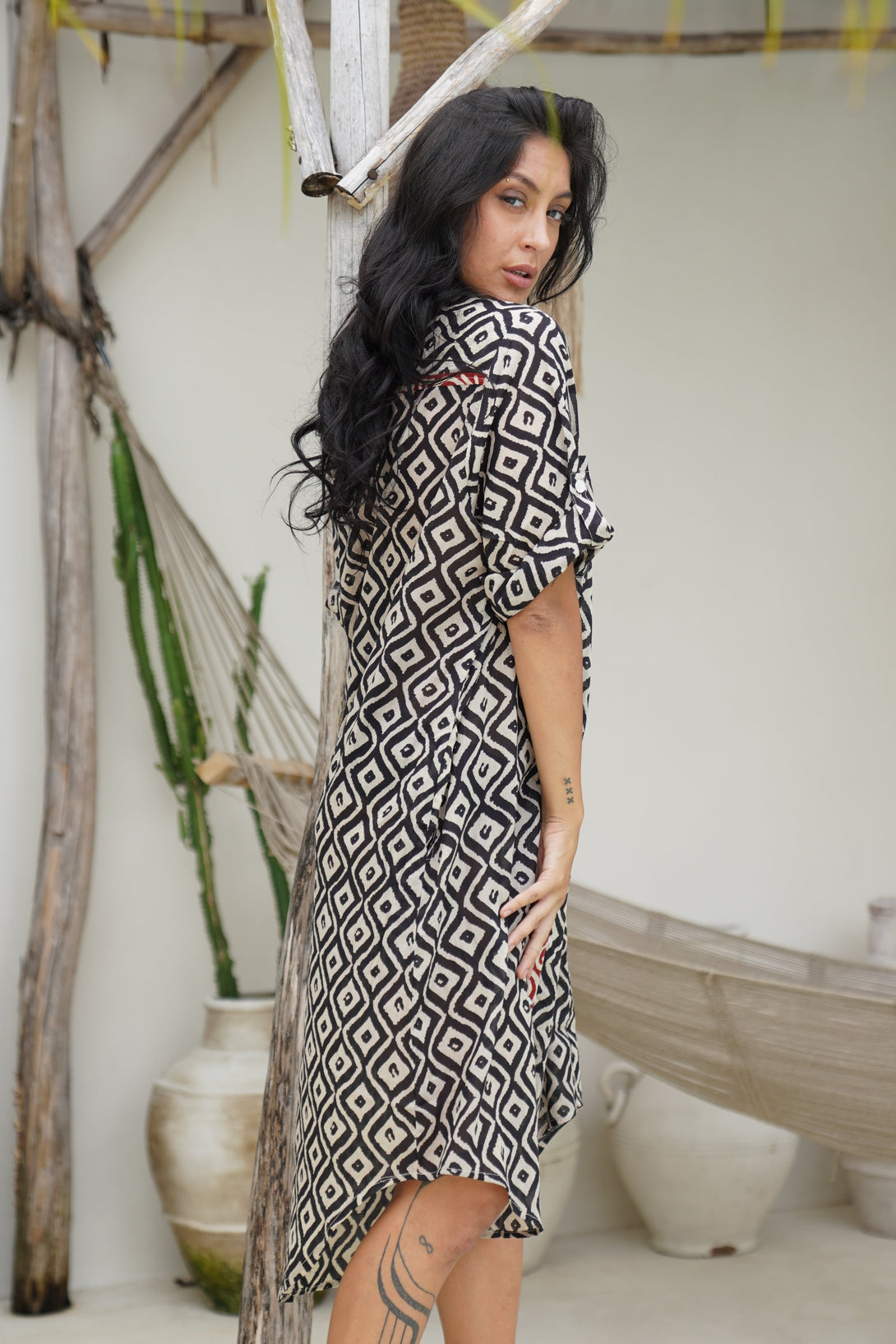 Camicione midi cotone block print Clarissa-nero-Bijondo