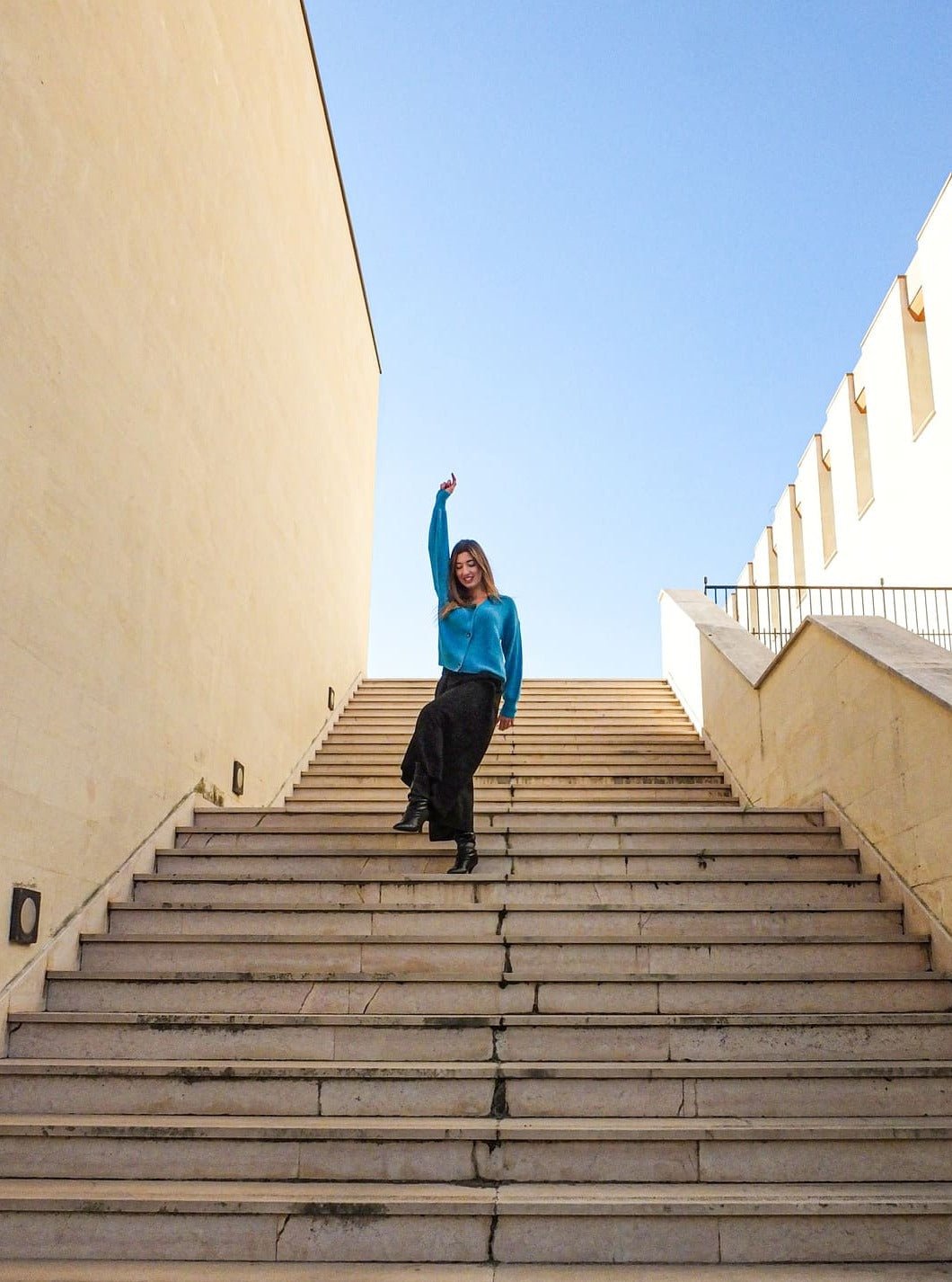 Cardigan corto con bottoni Eleonora - azzurro - Bijondo