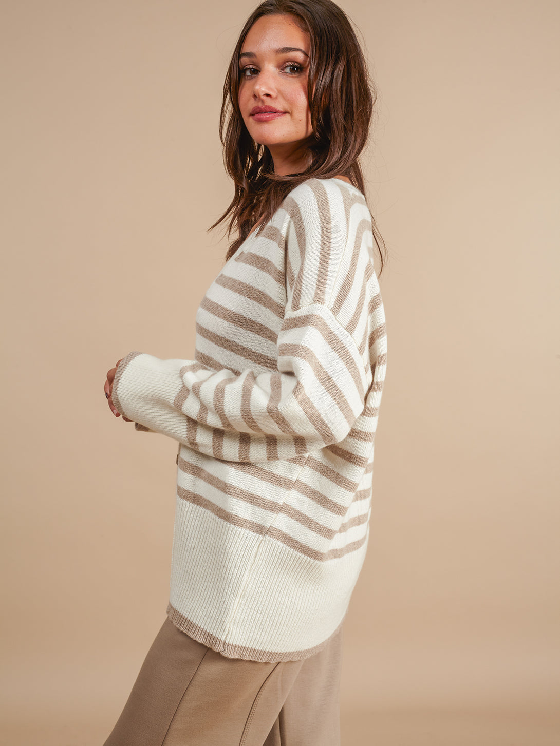 Cardigan righe a V lana e cashmere Alyssa-cardigan-Bijondo-Bijondo