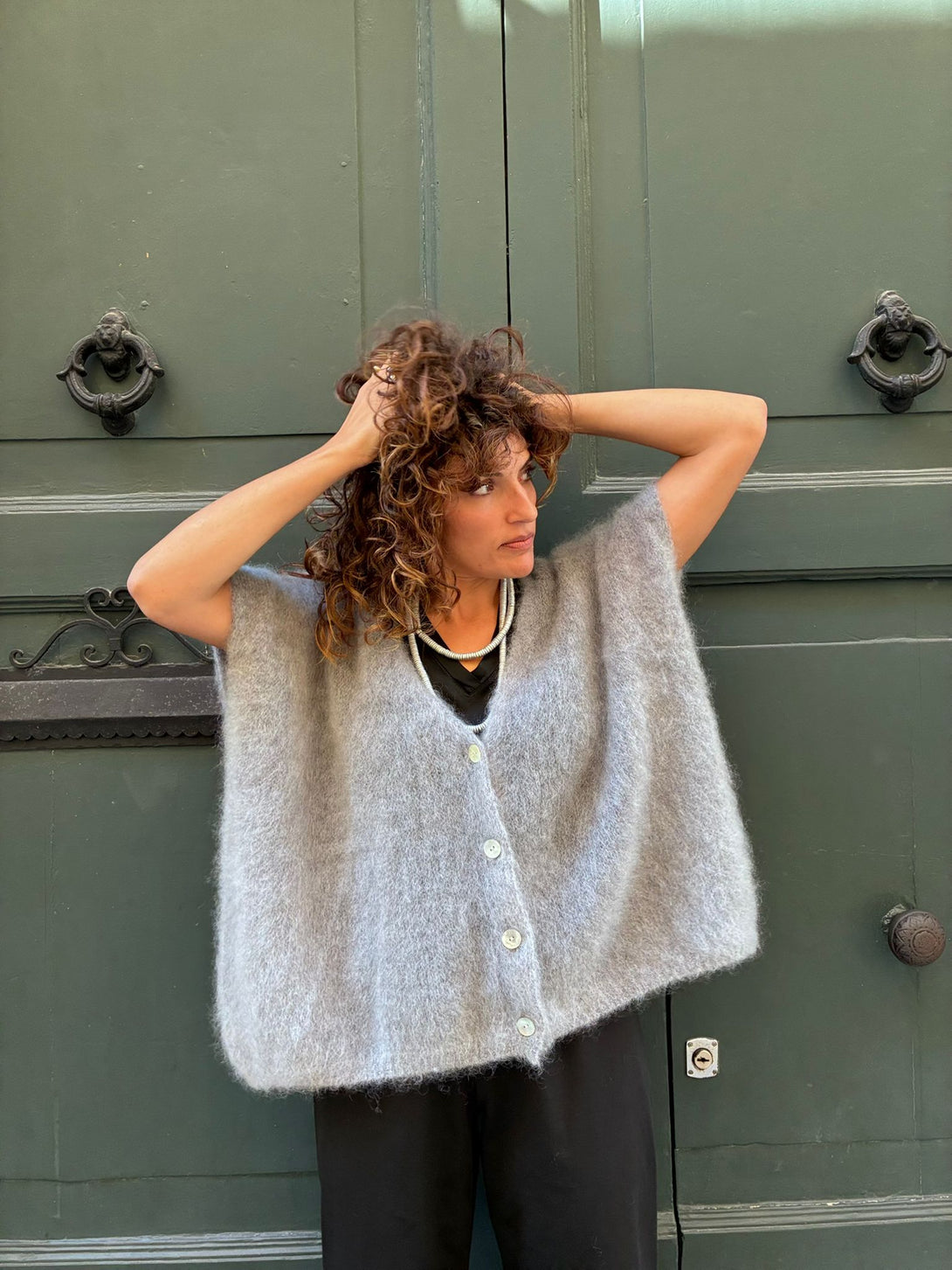 Cardigan senza manica e bottoni madreperla Hallie-Maglione-Bijondo-Grigio-taglia unica-Bijondo