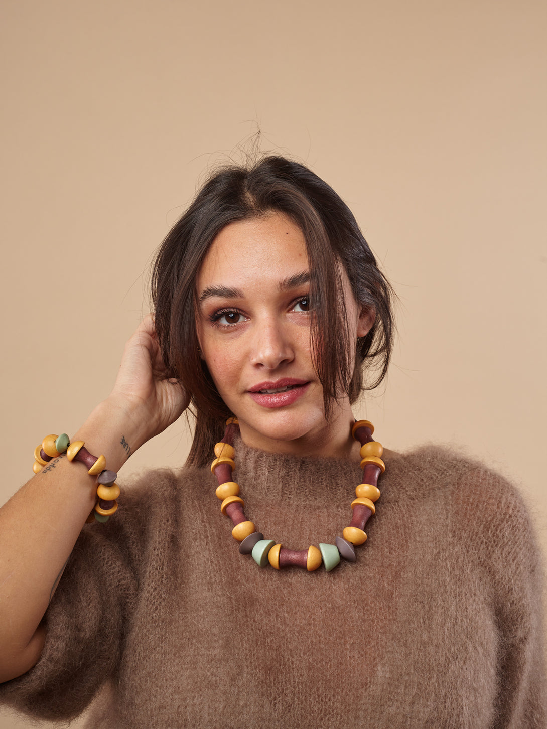 Collana Arlo legno regolabile-orecchini-Bijondo-Giallo-Bijondo