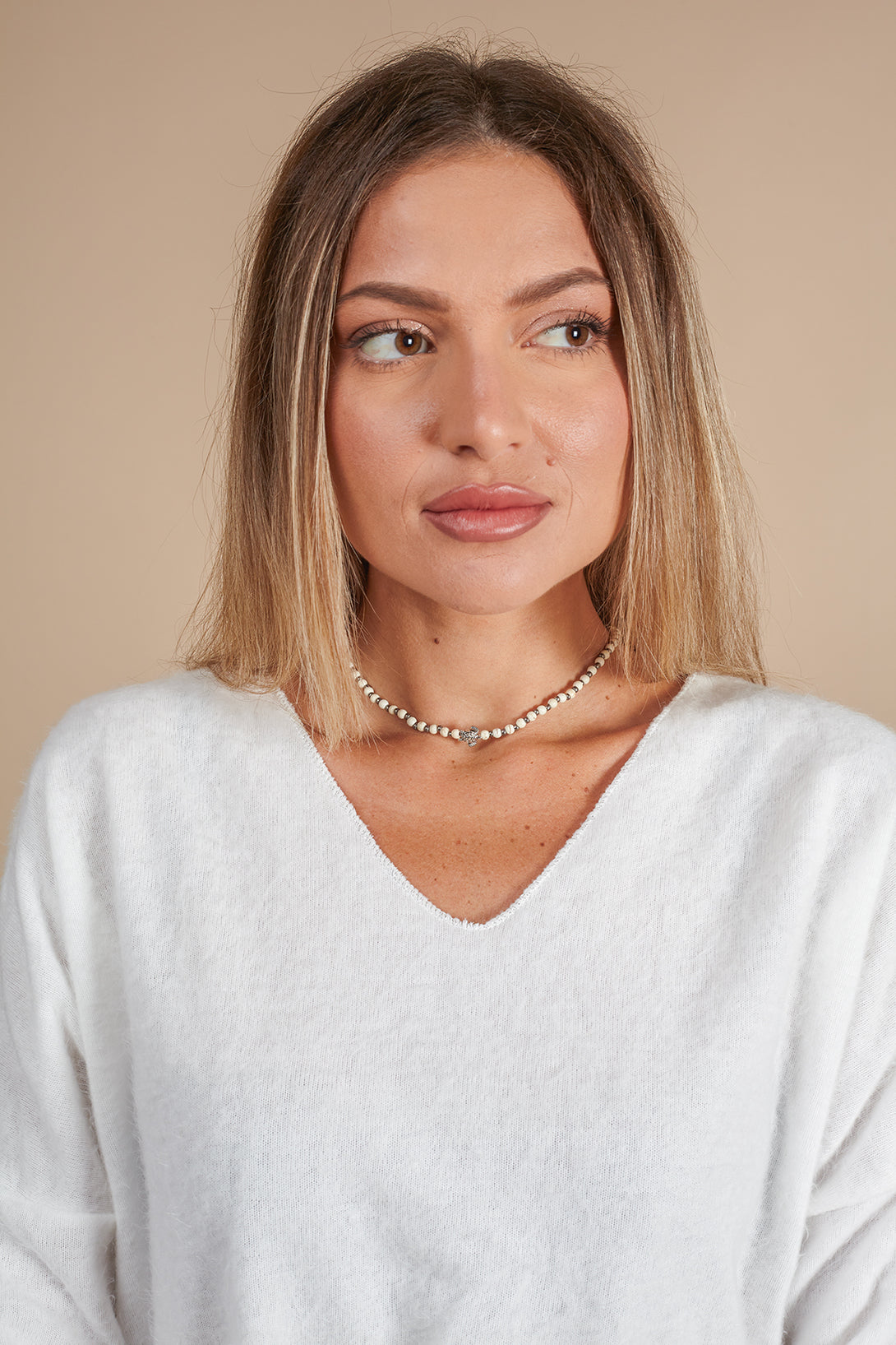 Collana Turtle con perline di vetro-collana-Bijondo-Bianco-Bijondo