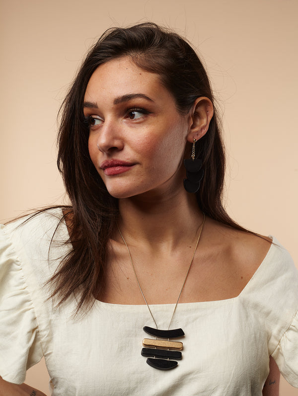 Collana ciondolo legno leggero Grenada-Collana-EW-Nero-Bijondo