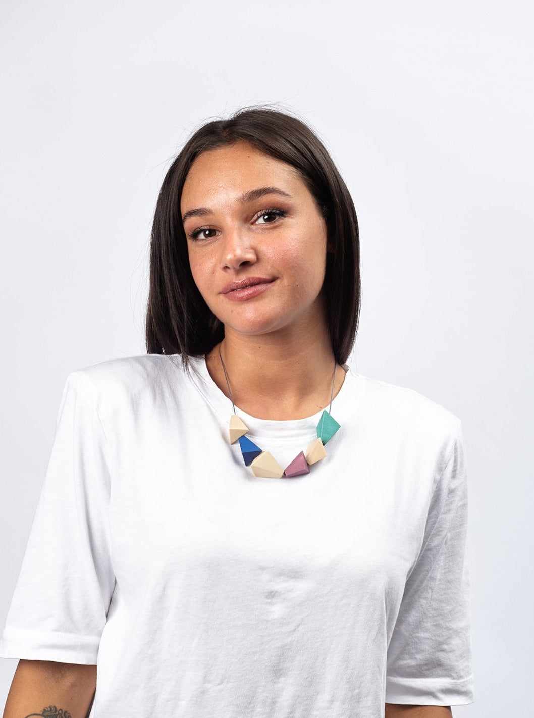Collana corta, legno Triangles-bianco-Bijondo
