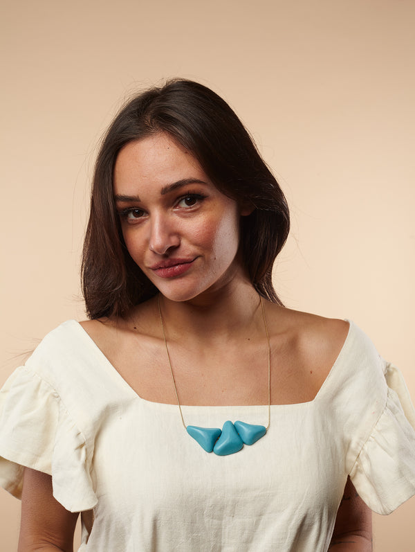 Collana legno, leggera Siri-collana-EW-Celeste-Bijondo