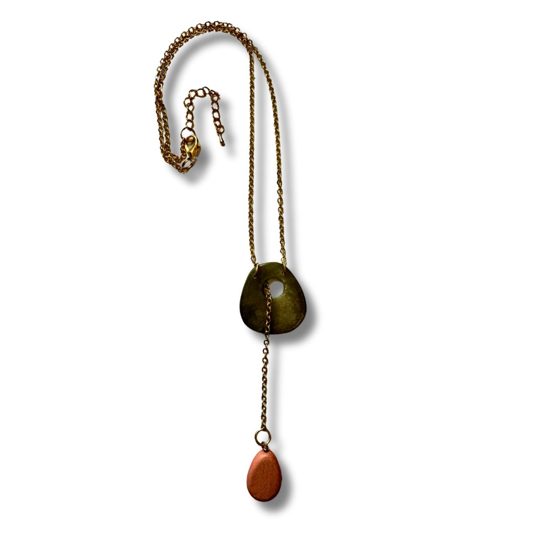 Collana legno, madreperla e resina, leggera Oaklyn-collana-Bijondo-Bijondo