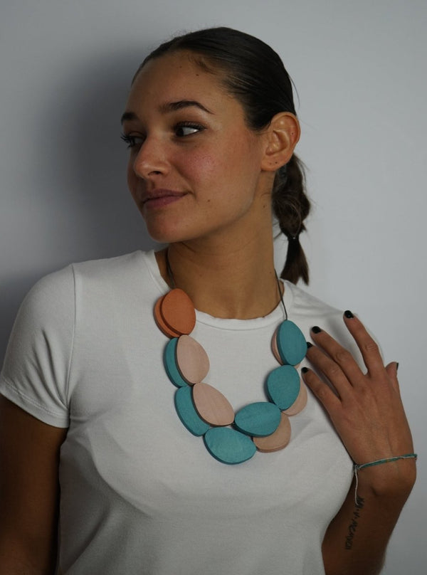 Collana legno regolabile Myra - celeste - Bijondo