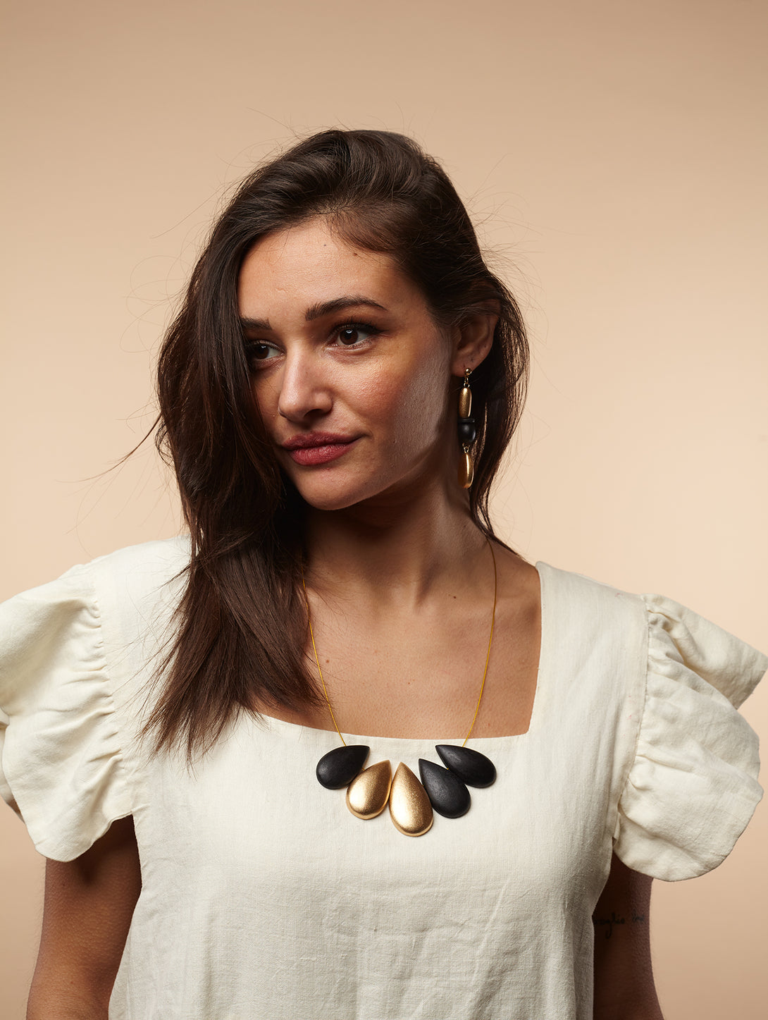 Collana legno regolabile leggera Jazylyn metallic-Collana-EW-Nero-Bijondo