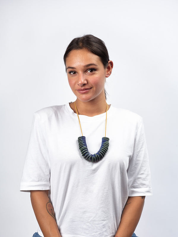 Collana regolabile legno e cotone Polly-blu-Bijondo