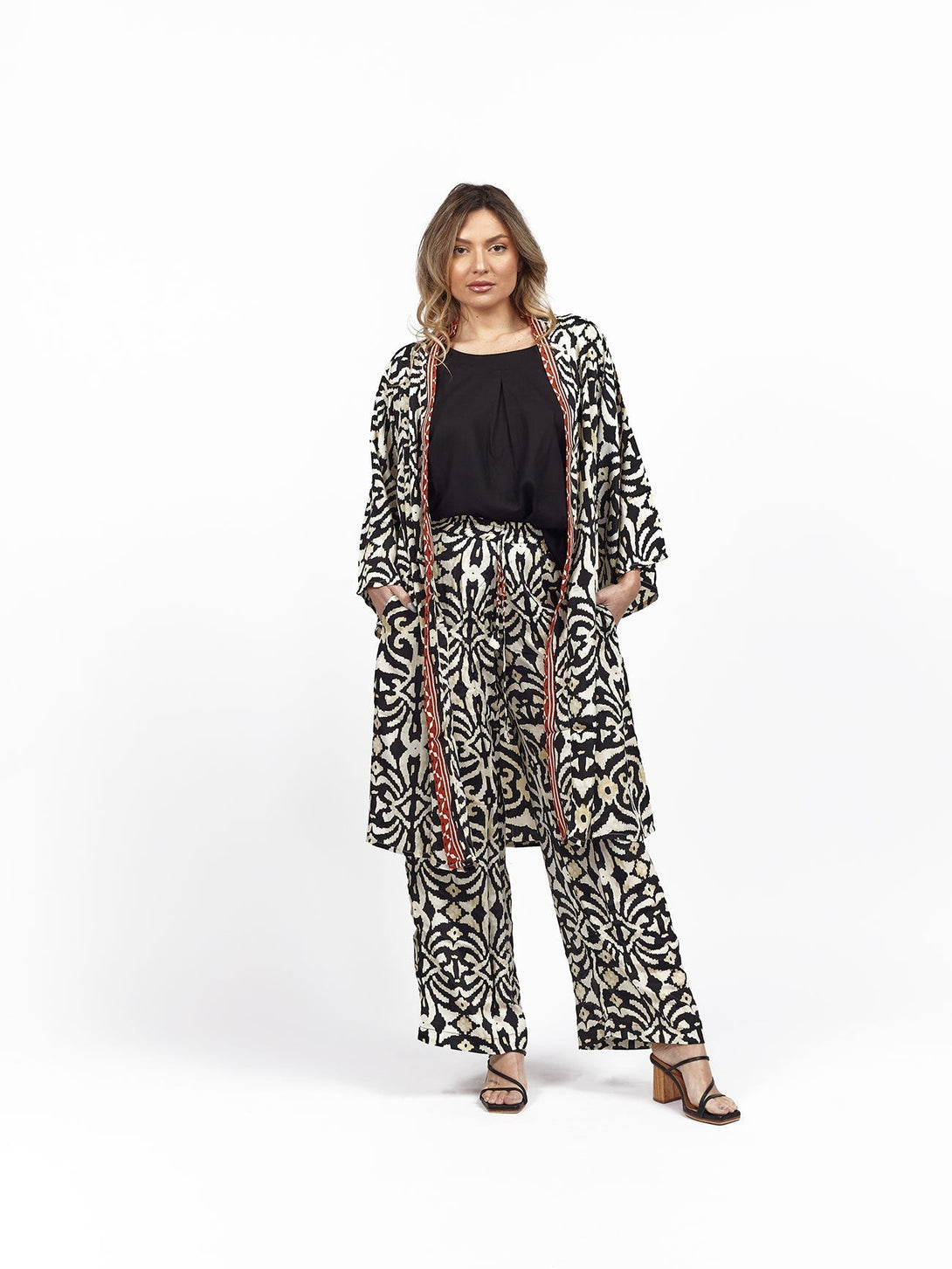 Kimono corto seta tasche Berenice - nero - Bijondo