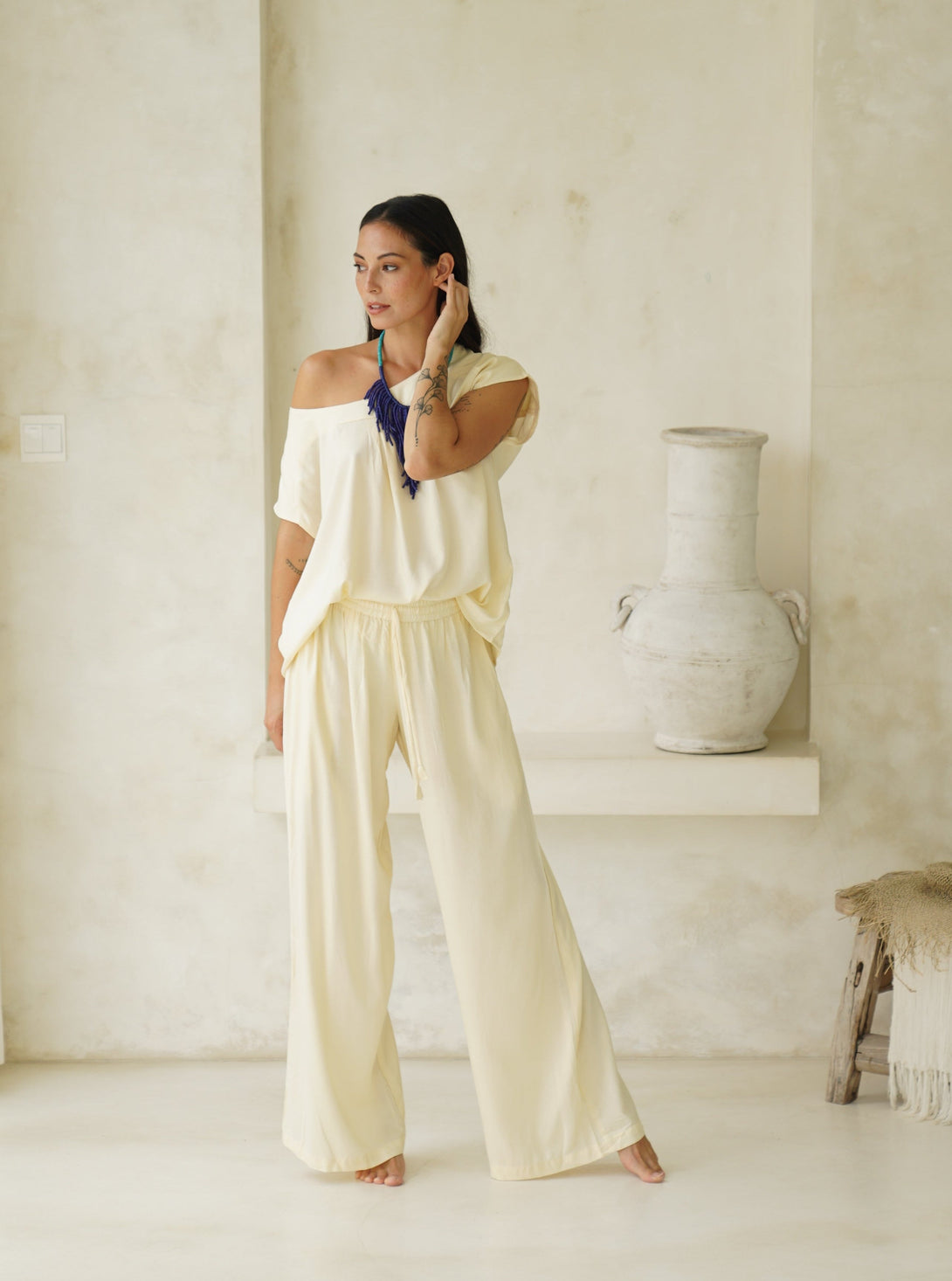 Maglia basic tinta unita viscosa Karol-nero-Bijondo