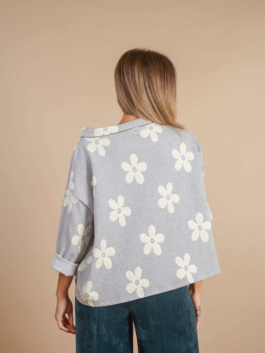 Maglia fiori collo particolare Daria-maglia-Wendy Trendy-Bijondo