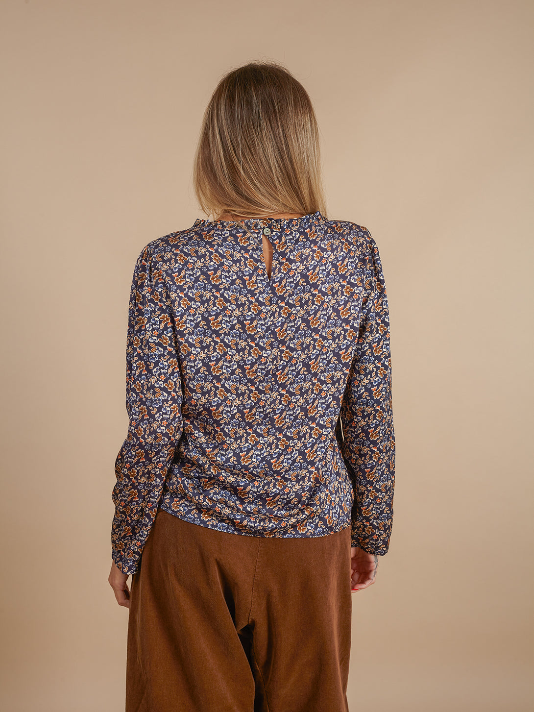 Maglia in raso, floreale Lidia viscosa-maglia-Bijondo-Bijondo