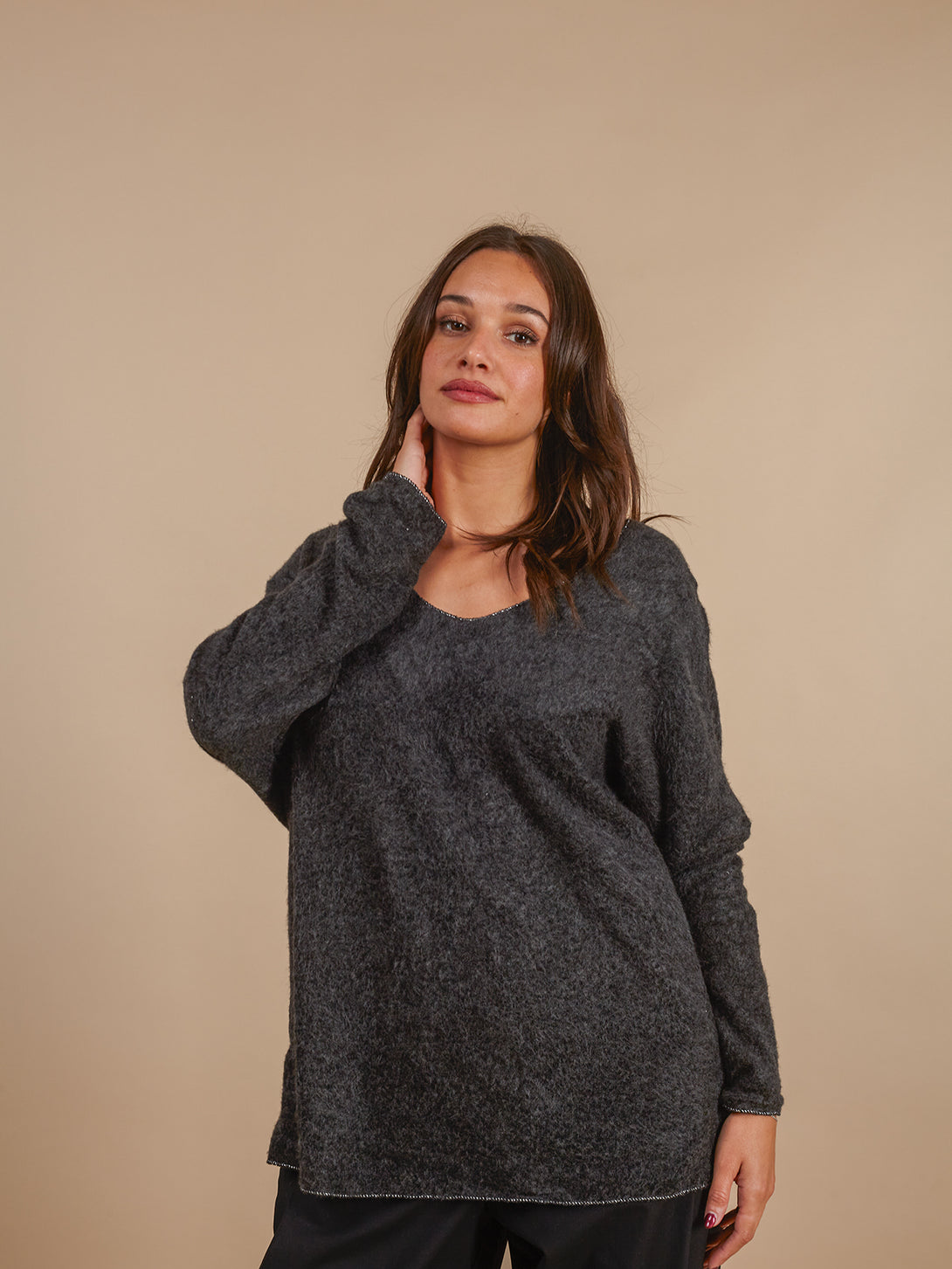 Maglione super soffice con Angora Allegra-Maglione-Bijondo-Nero-taglia unica-Bijondo