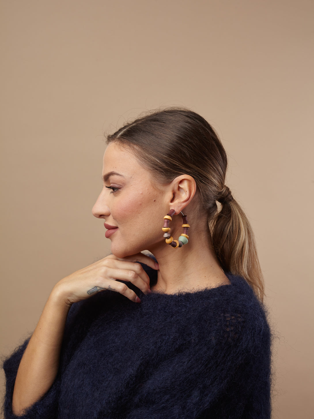 Orecchini a cerchio Arlo legno-orecchini-Bijondo-Bijondo