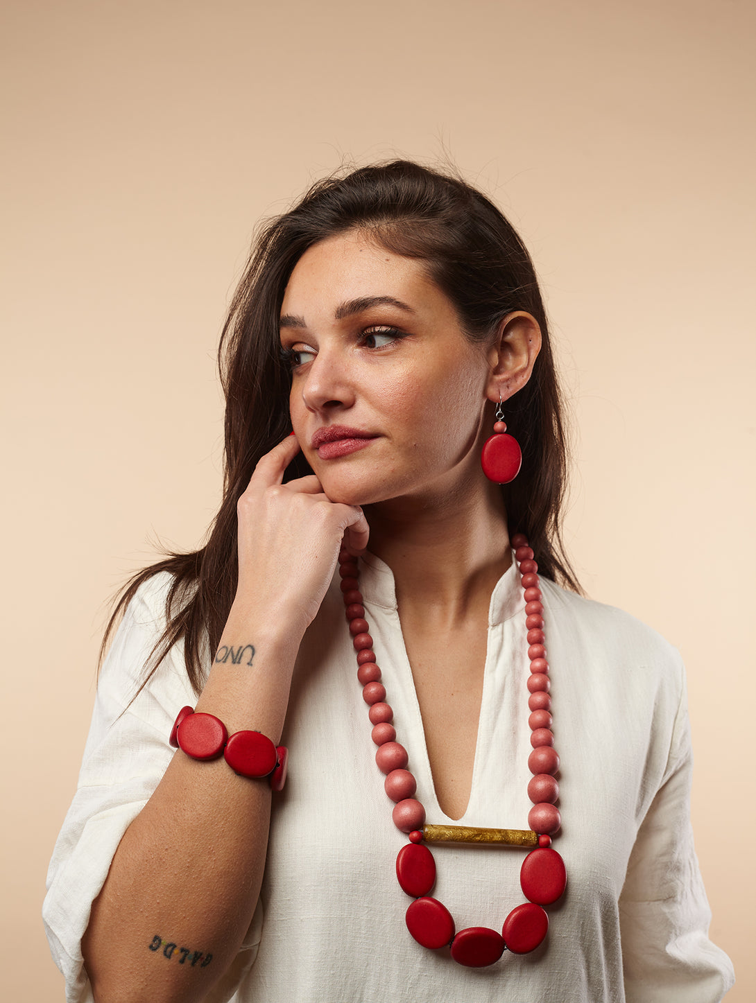 Orecchini leggeri, legno Dovie, costume jewelry-orecchini-Bijondo-Rosso-Bijondo