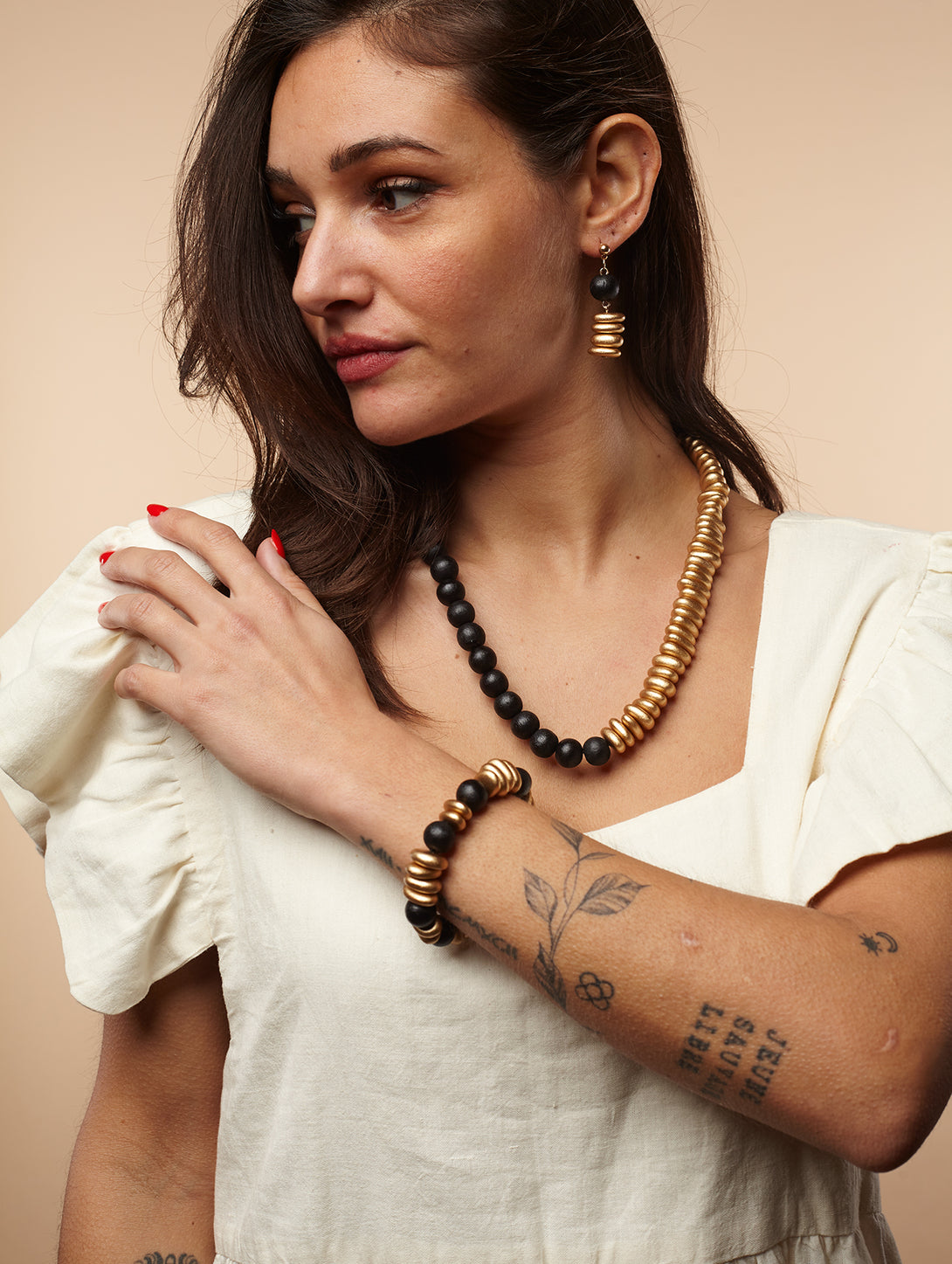 Collana leggera, legno Tate metallic, statement jewelry-collana-EW-Bijondo