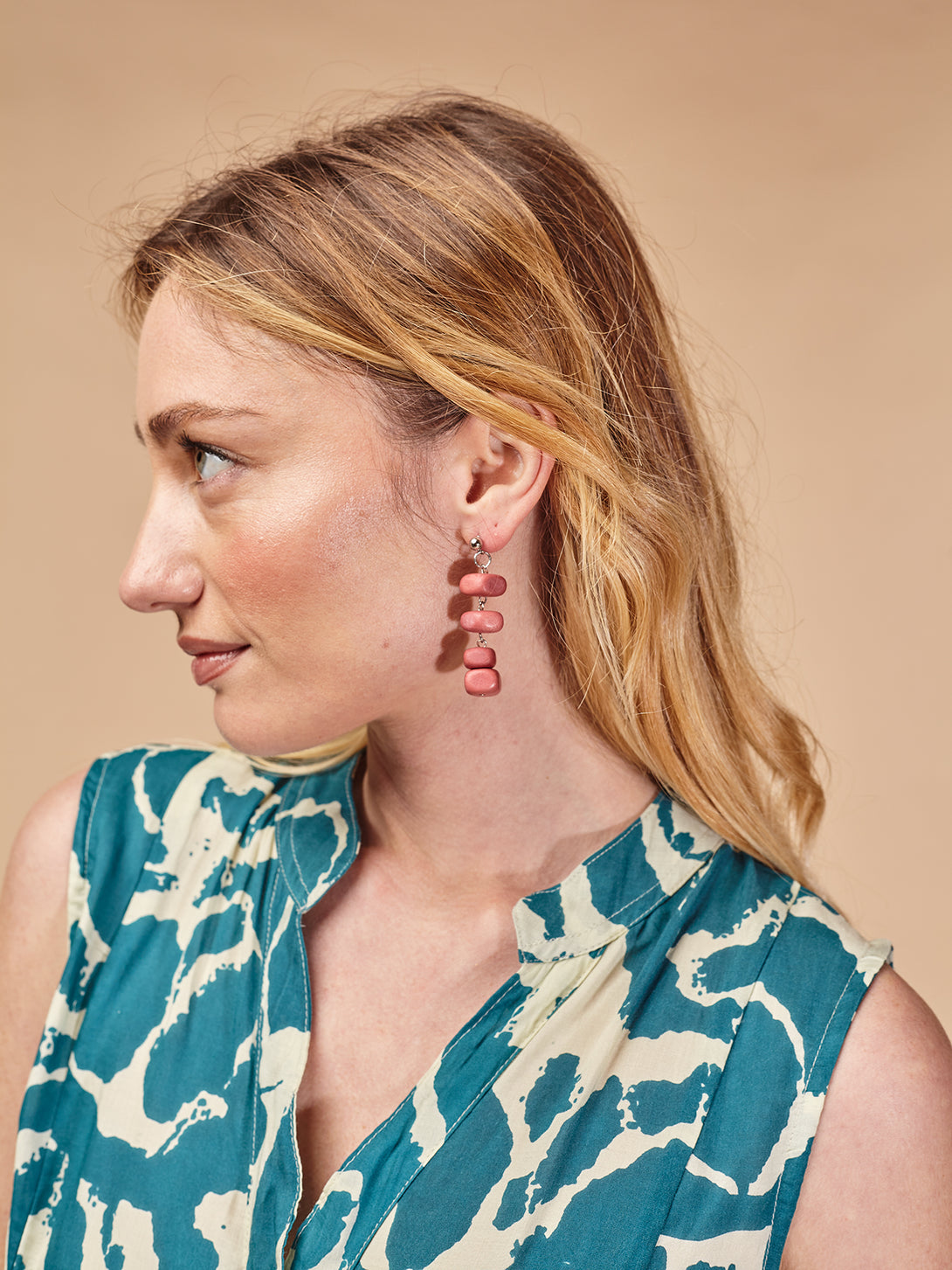 Orecchini legno Taylor, costume jewelry-orecchini-EW-Bijondo