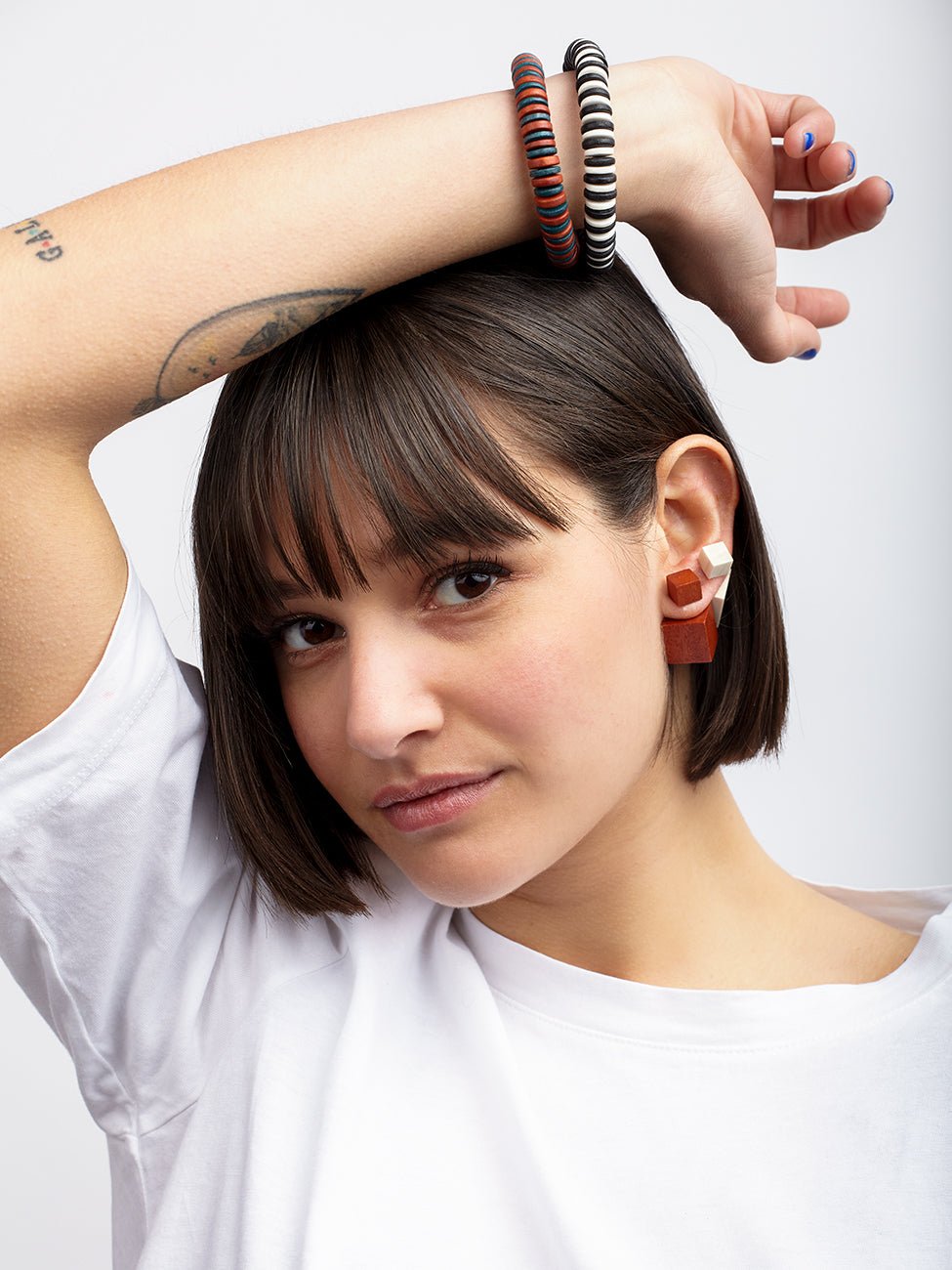 Orecchini legno cubo doppio lato Stonehenge - bianco - Bijondo