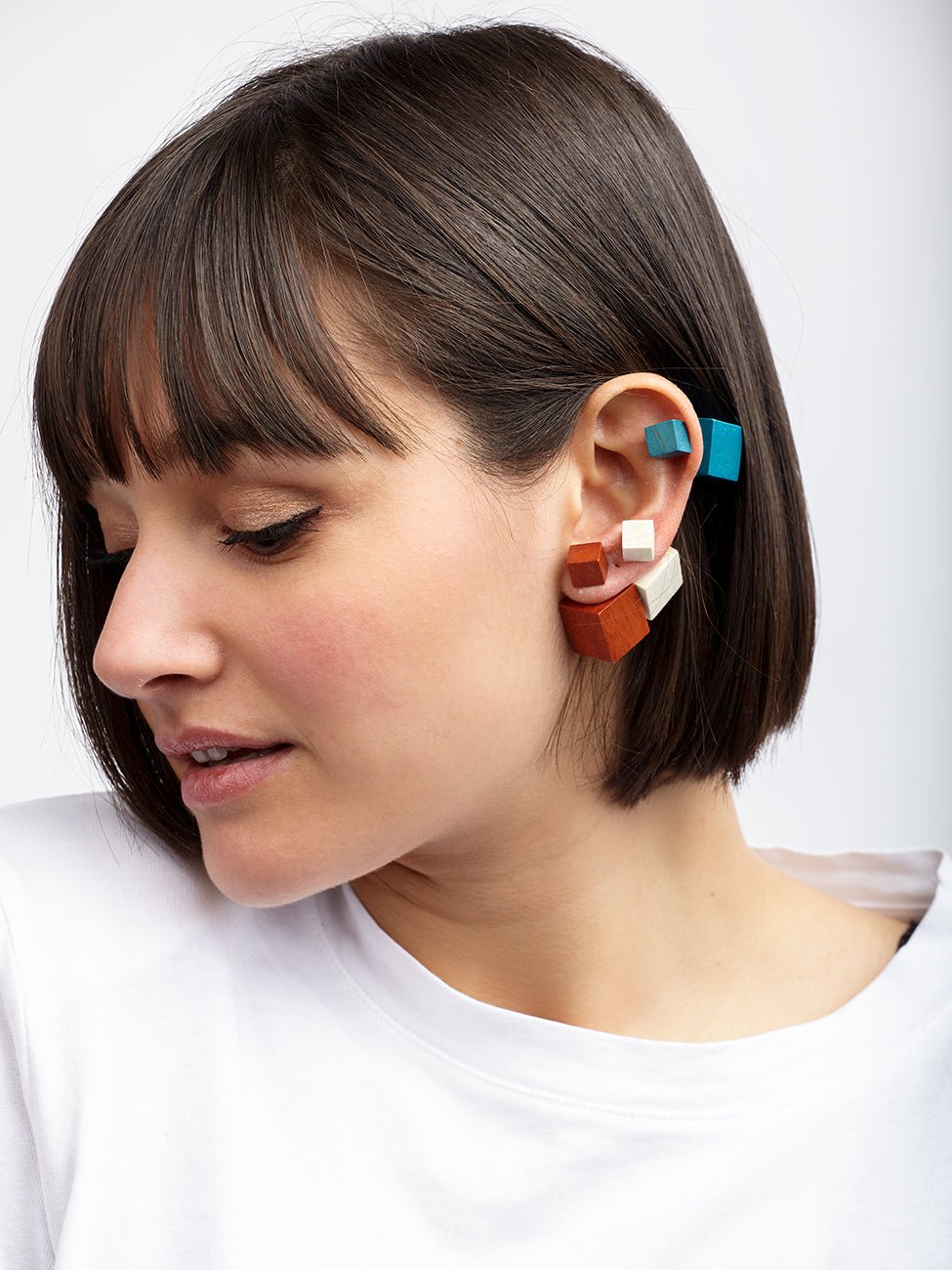 Orecchini legno cubo doppio lato Stonehenge - bianco - Bijondo