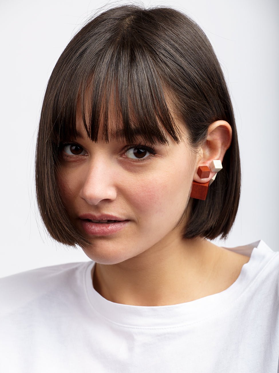 Orecchini legno cubo doppio lato Stonehenge - bianco - Bijondo