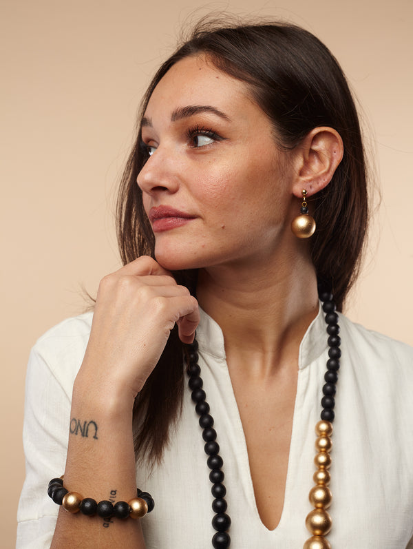 Orecchini legno, leggero Lou metallic, minimal design, costume jewelry-orecchini-Bijondo-Oro-Bijondo