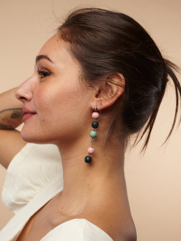 Orecchini lunghi, legno, leggeri Eleanore-Orecchini-EW-Botanical Oasis-Bijondo