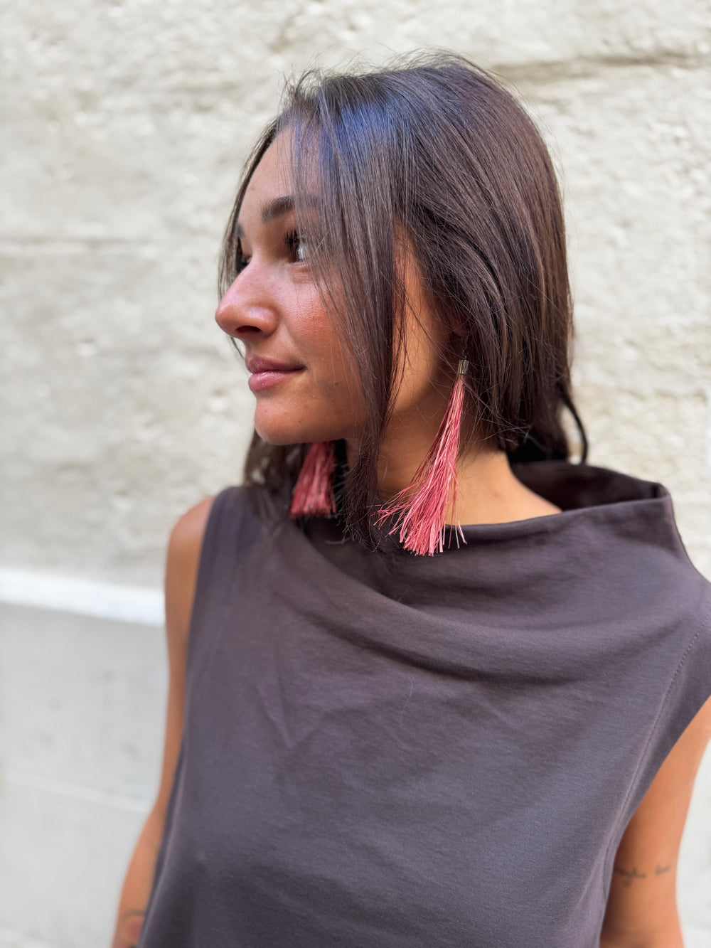 Orecchini bohémien in legno con motivo geometrico e pendente a foglia - Italia