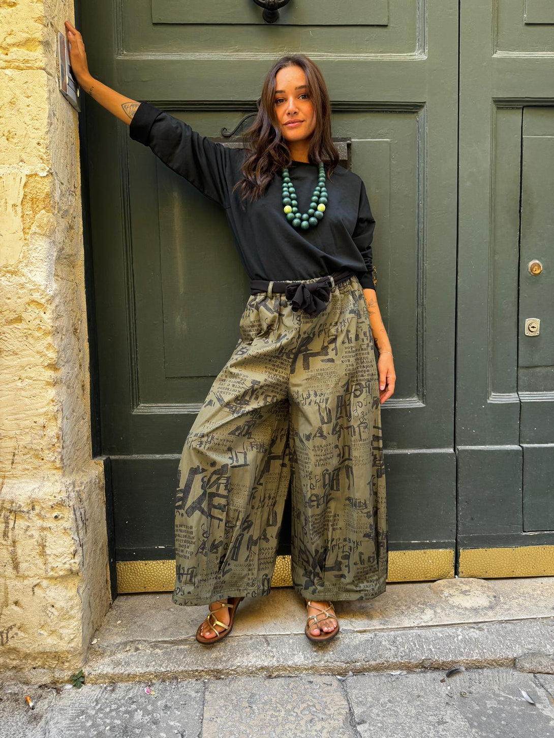 Pantaloni ampi con stampa e cintura Betty-Pantaloni-Bijondo-Bijondo