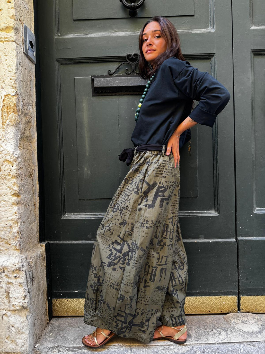 Pantaloni ampi con stampa e cintura Betty-Pantaloni-Bijondo-Bijondo