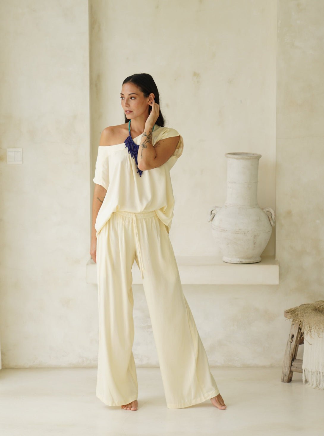 Pantaloni basic tinta unica viscosa Karol-nero-Bijondo