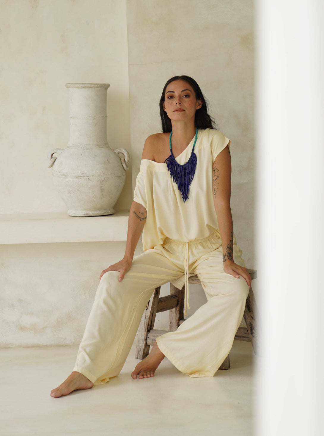 Pantaloni basic tinta unica viscosa Karol-nero-Bijondo