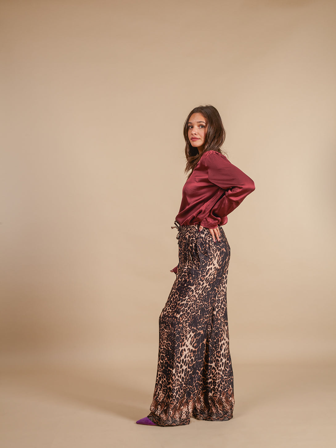 Pantaloni viscosa raso animalier Gloria-pantaloni-Bijondo-Bijondo