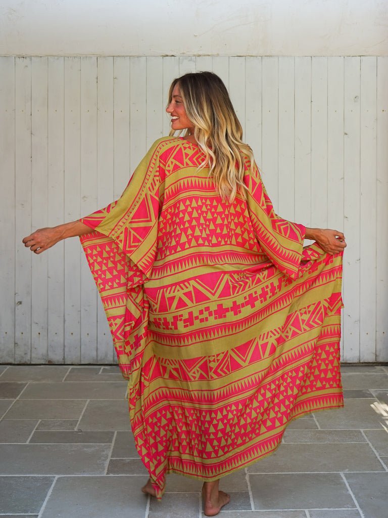 Poncho corto davanti lungo dietro rayon Lien - fucsia - Bijondo