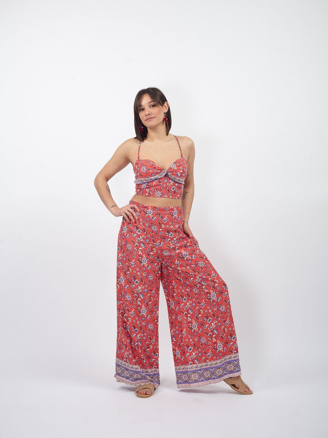 Set boho crop top e pantaloni thai Albachiara-rosso-Bijondo