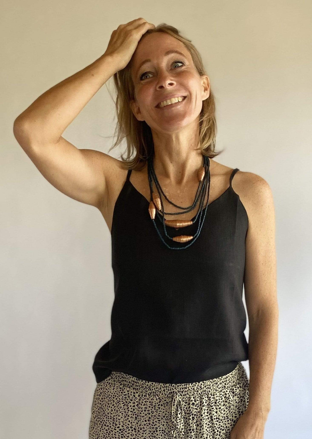 Top Yara Lino - nero - Bijondo