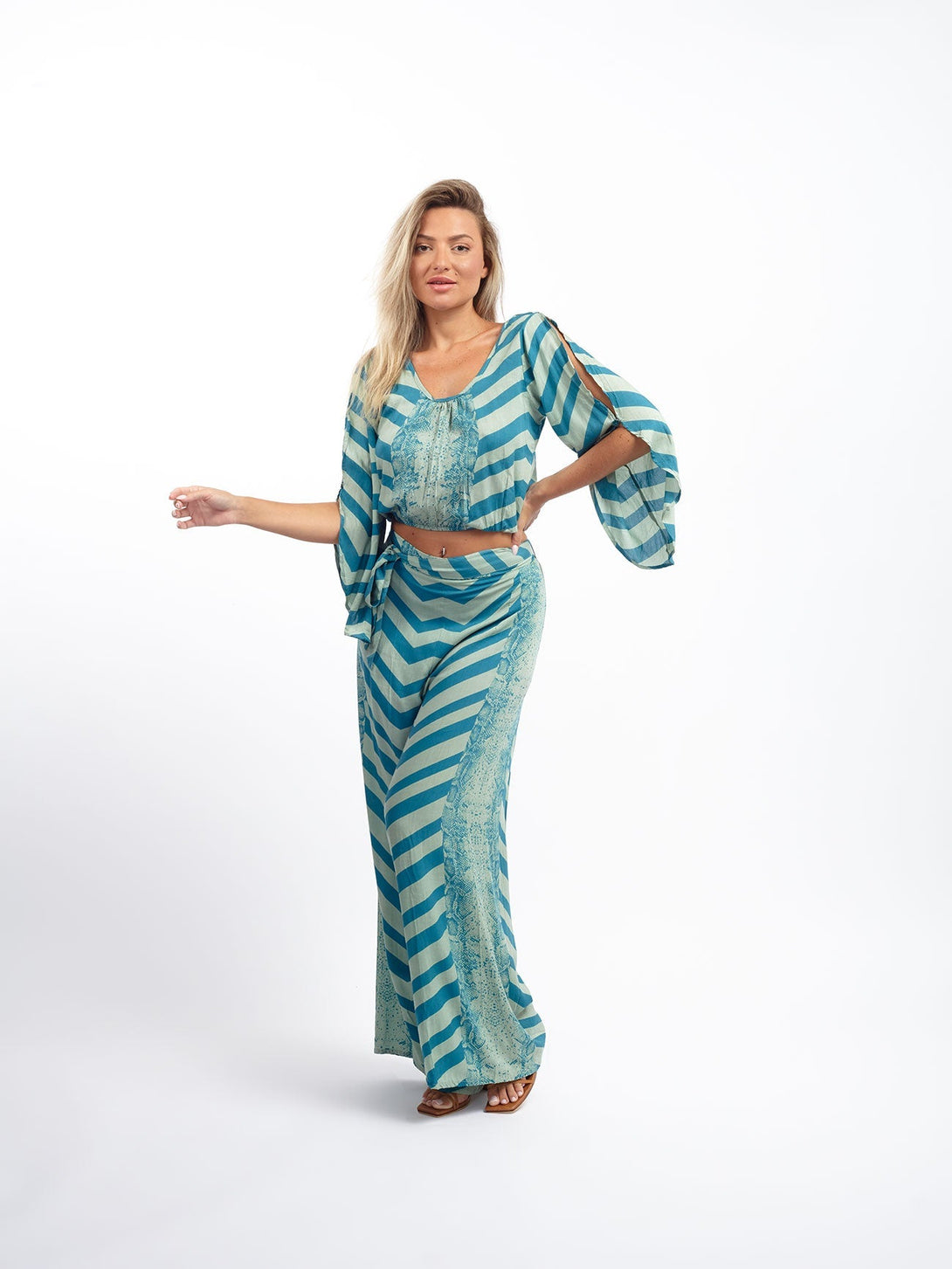 Top manica larga Ilaria-azzurro-taglia unica-Bijondo