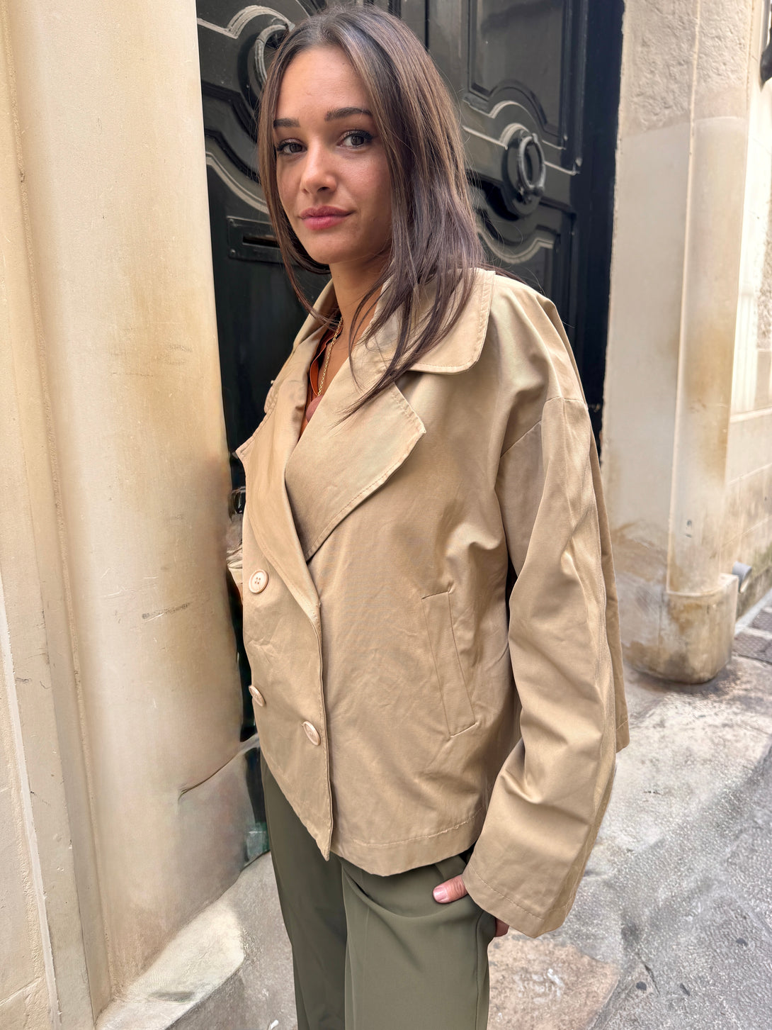 Trench corto beige Myla-giacca-Bijondo-Bijondo