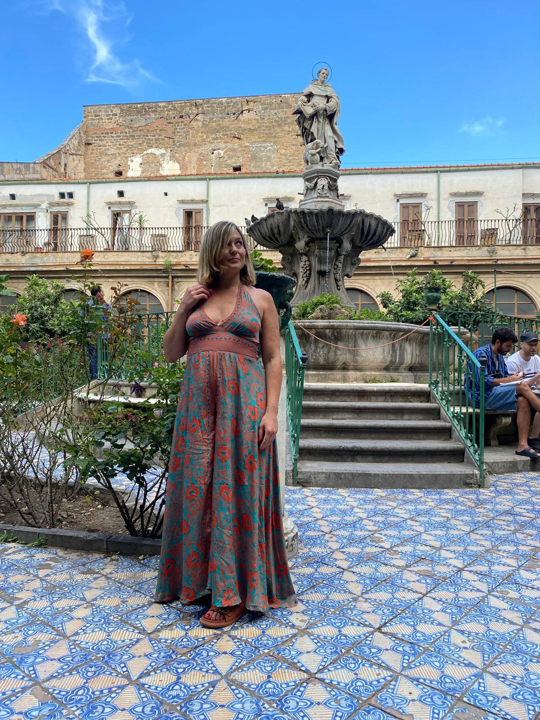 Tuta lunga in seta schiena scoperta Elisa-Tuta-WhyY-Bijondo