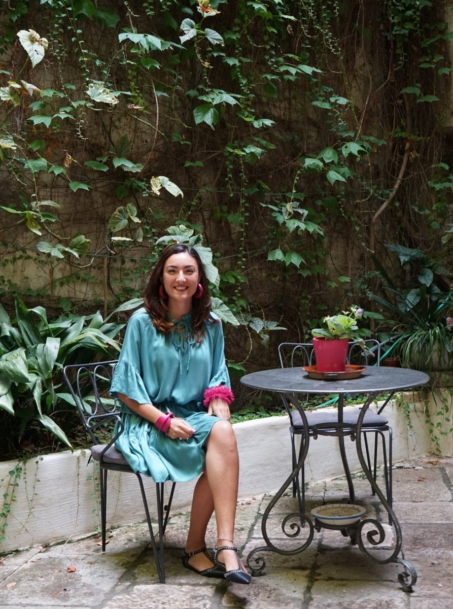 Vestito corto a balze e collo a fiocco Yonna - ceruleo - Bijondo