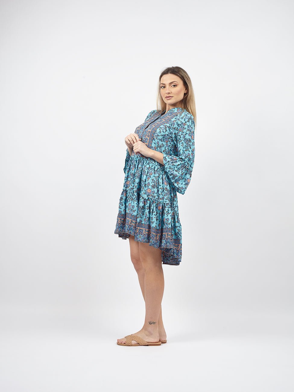 Vestito corto con volant su manica Malin - azzurro - Bijondo