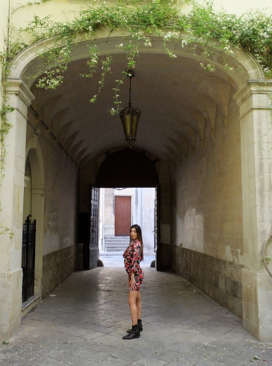 Vestito corto floreale drappeggiato Dolores - rosso - Bijondo