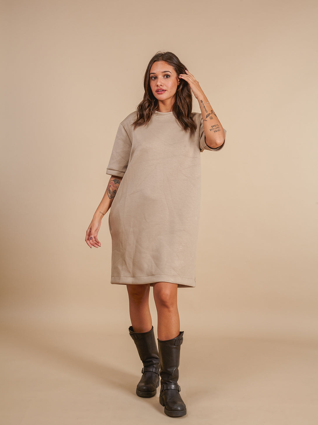 Vestito corto neoprene tinta unita Chrissy-vestito corto-Bijondo-Bijondo