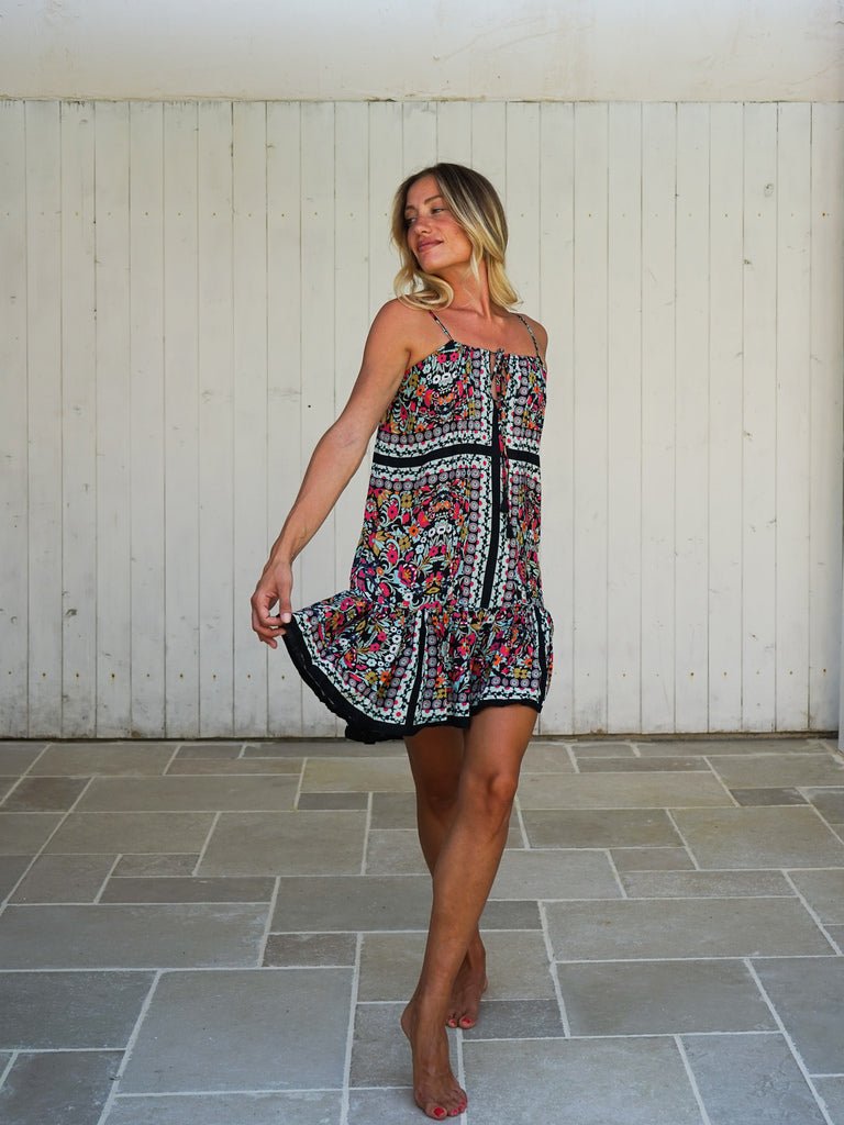 Vestito corto rayon scollo regolabile Garin - nero - Bijondo